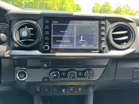 Used 2020 Toyota Tacoma TRD Sport w/ Technology Package RWD image 19