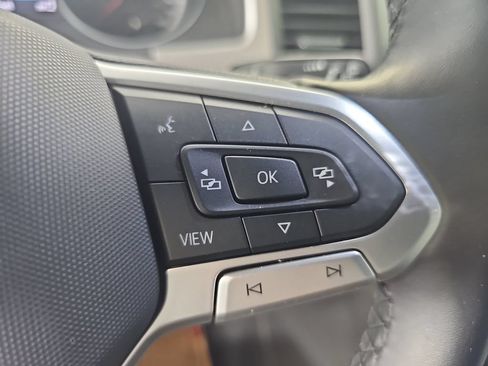Used 2020 Volkswagen Atlas Cross Sport SE w/ Panoramic Sunroof Package FWD image 23