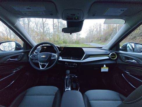 New 2026 Chevrolet Trax LT image 14