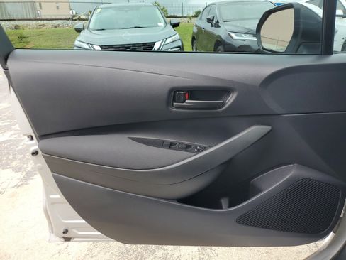 Used 2025 Toyota Corolla LE FWD image 29