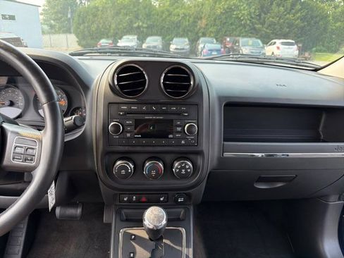 Used 2014 Jeep Patriot Latitude AWD/4WD image 31