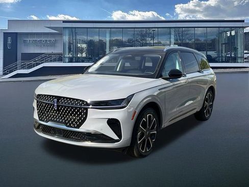 New 2026 Lincoln Nautilus Reserve image 3