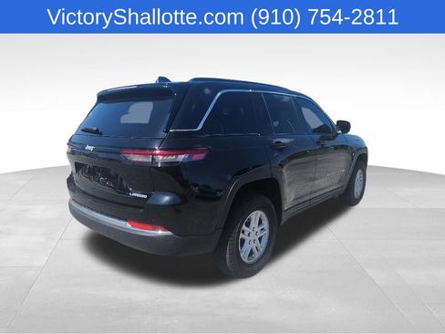 Used 2025 Jeep Grand Cherokee Laredo RWD image 25