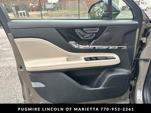 New 2026 Lincoln Corsair Premiere image 10