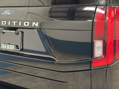 Used 2025 Ford Expedition Active AWD/4WD image 40