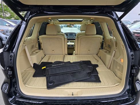 Used 2015 Toyota Highlander Limited Platinum image 14