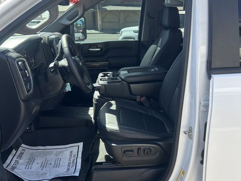 Used 2022 Chevrolet Silverado 2500 LT w/ Fleet Comfort Package AWD/4WD image 14
