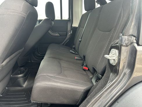 Used 2017 Jeep Wrangler Unlimited Sport w/ Quick Order Package 24S AWD/4WD image 15
