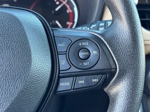 Used 2025 Toyota RAV4 XLE AWD/4WD image 33