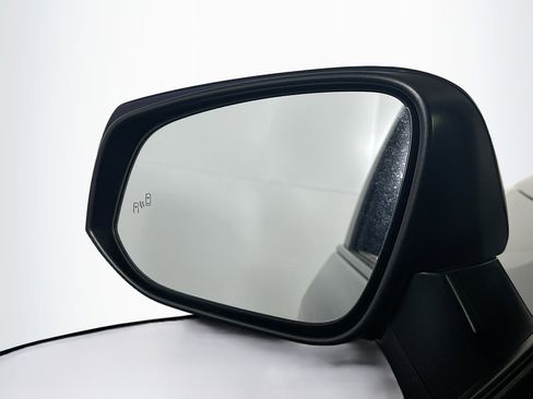 Used 2019 Toyota RAV4 Limited image 16