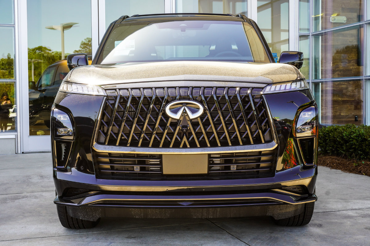 Certified 2026 INFINITI QX80 4WD w/ Sport Exterior Package image 8