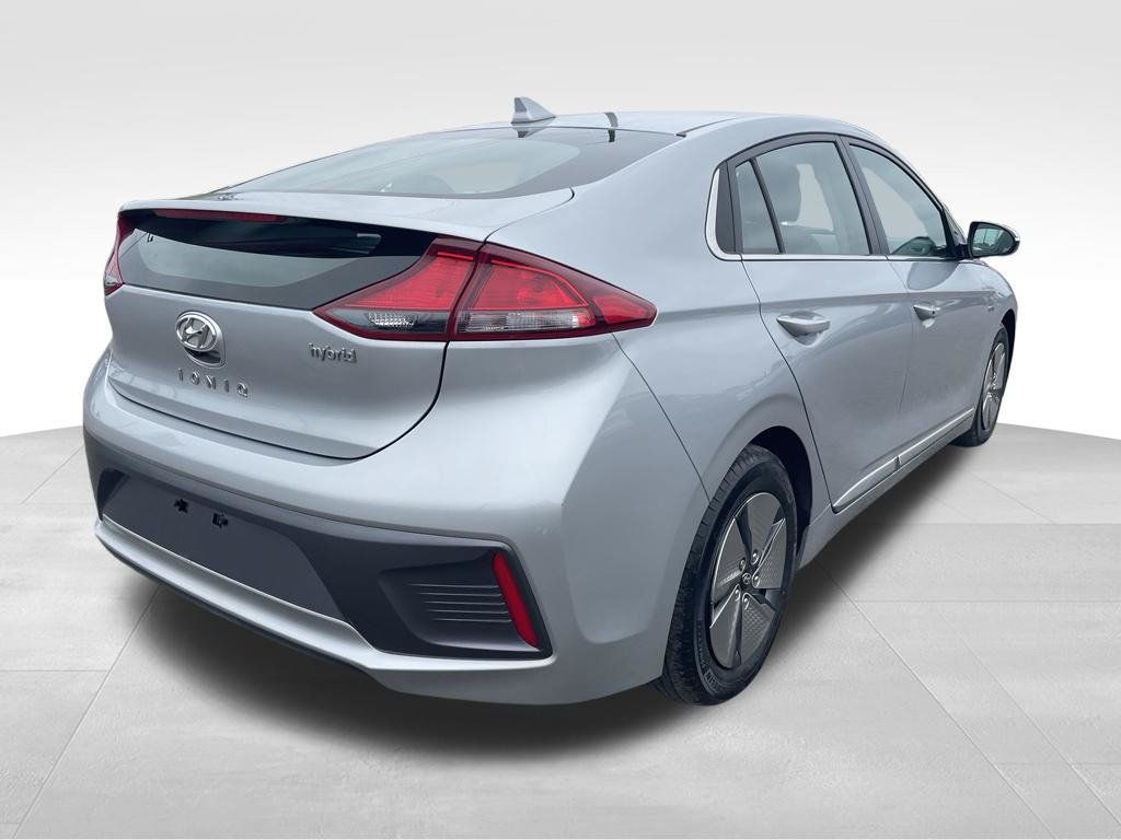 Used 2020 Hyundai Ioniq SE FWD image 12