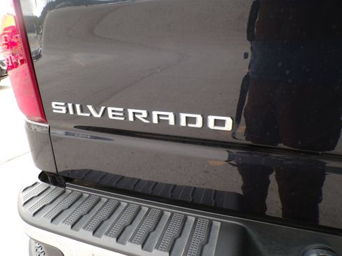 Used 2024 Chevrolet Silverado 1500 LT AWD/4WD image 17