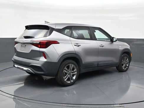Used 2022 Kia Seltos LX AWD/4WD image 5