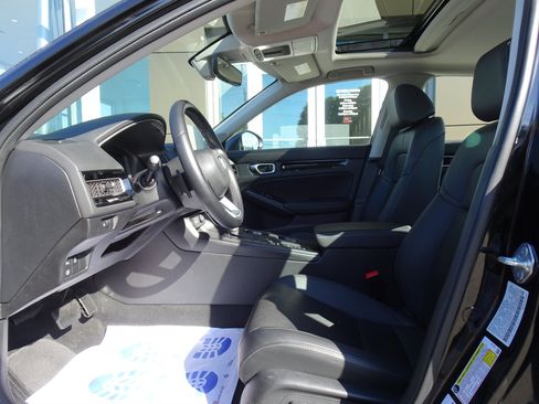 Used 2024 Honda Civic Touring image 9