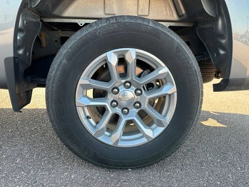 Used 2024 Chevrolet Silverado 1500 LT AWD/4WD image 38