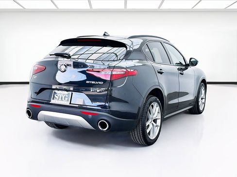Used 2018 Alfa Romeo Stelvio Ti Sport image 4