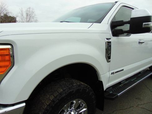 Used 2017 Ford F250 XLT w/ XLT Premium Package image 25