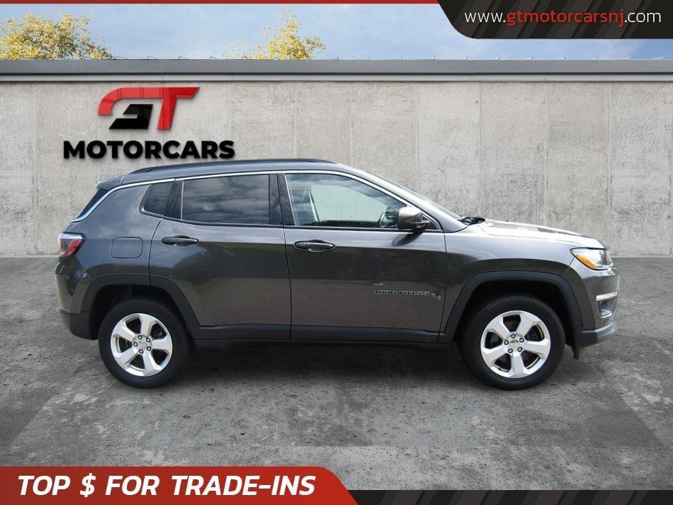 Used 2017 Jeep Compass Latitude w/ Popular Equipment Group AWD/4WD image 4