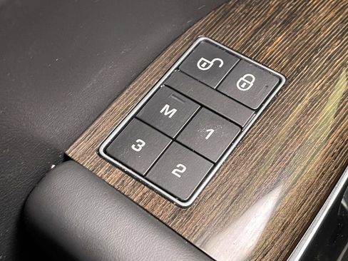 Used 2019 Land Rover Range Rover Sport HSE image 38