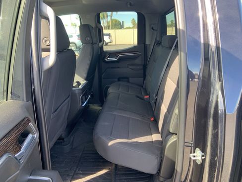 Used 2022 GMC Sierra 1500 Elevation w/ Preferred Package image 16