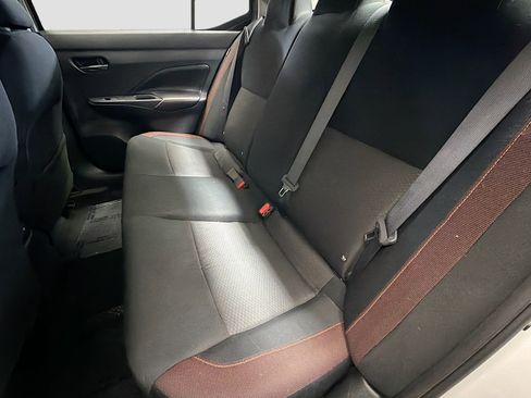 Used 2022 Nissan Versa SR image 13