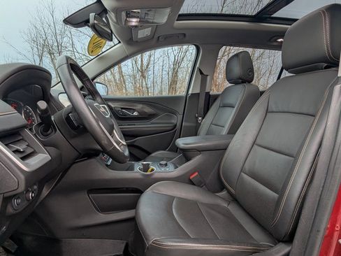 Certified 2019 GMC Terrain SLT w/ Preferred Package image 2