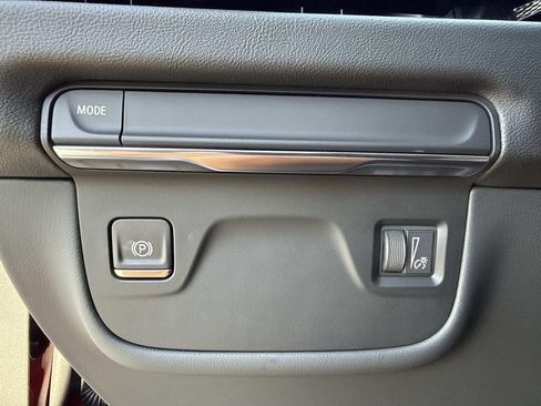 New 2026 Cadillac Escalade ESV 2WD w/ LPO, Floor Liner Package image 32