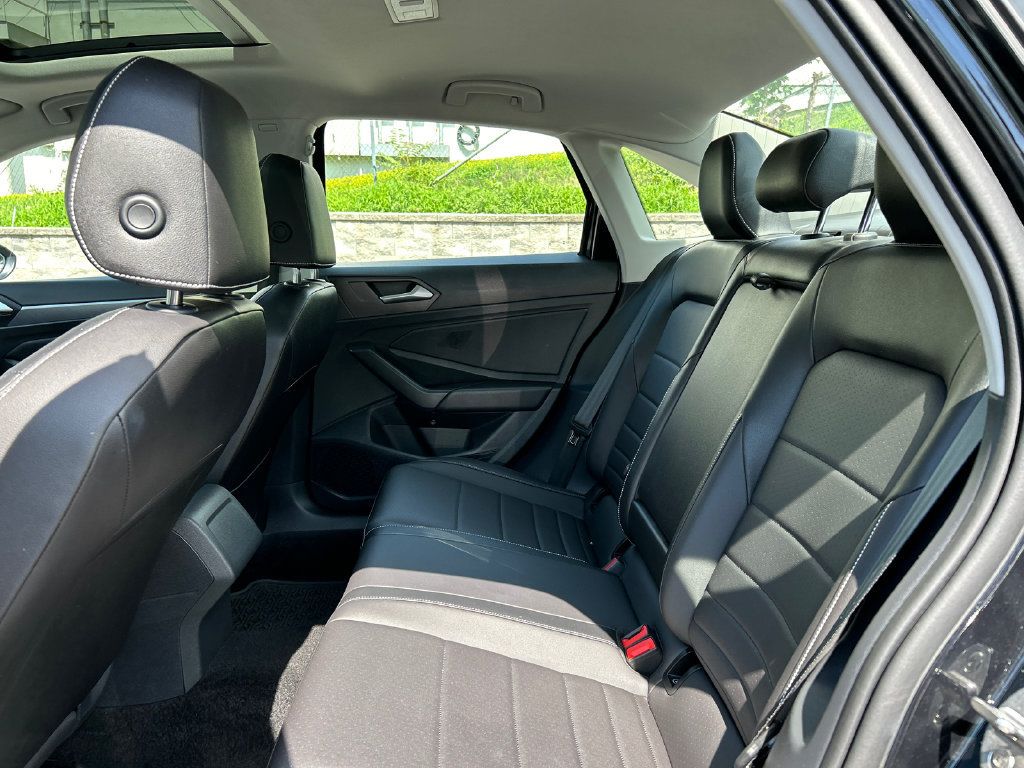 Used 2023 Volkswagen Jetta SE w/ Panoramic Sunroof Package FWD image 25