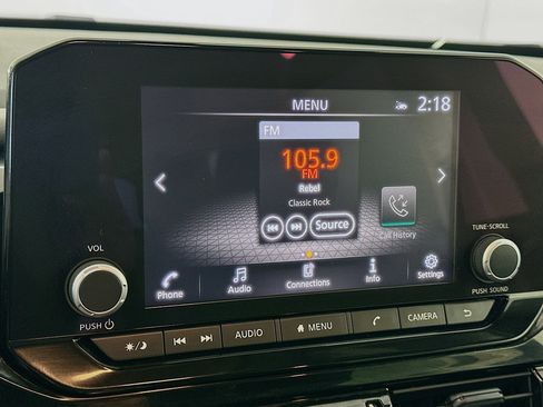 Used 2025 Nissan Pathfinder SV image 21