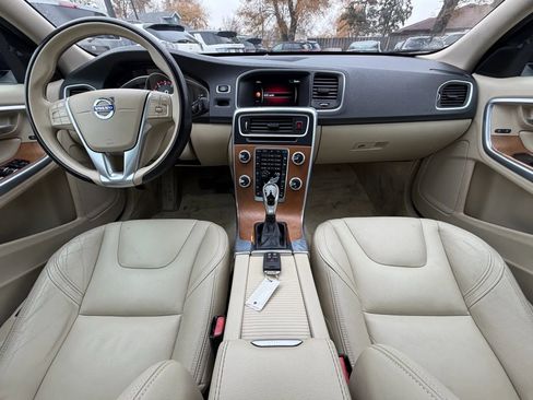 Used 2016 Volvo S60 T5 Inscription Platinum image 27