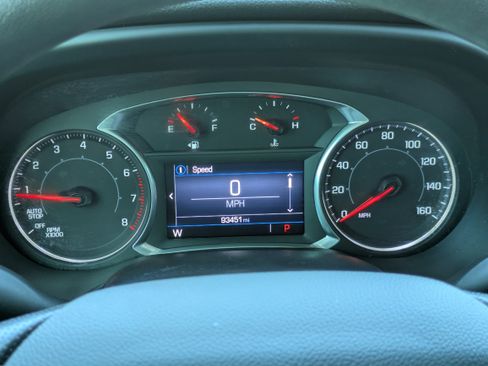 Used 2022 GMC Acadia SLE w/ Driver Convenience Package FWD image 31