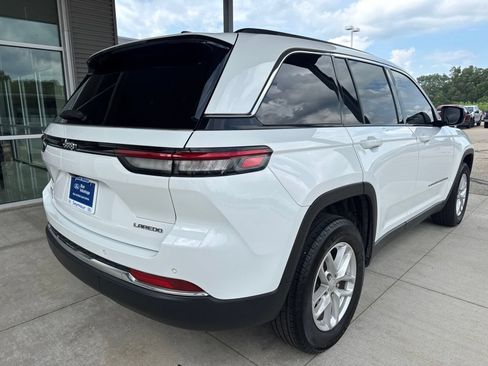 Used 2023 Jeep Grand Cherokee Laredo X AWD/4WD image 8