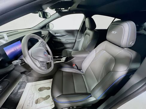 New 2026 Buick Envista Sport Touring w/ Convenience I Package FWD image 16