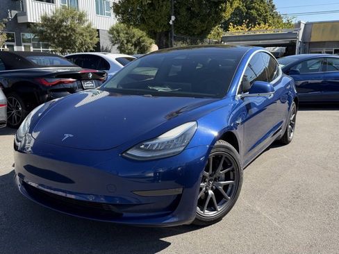 Used 2020 Tesla Model 3 Standard Range image 5
