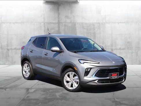 Used 2025 Buick Encore GX Preferred FWD image 2