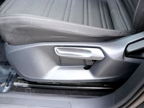 Used 2022 Volkswagen Tiguan S image 44