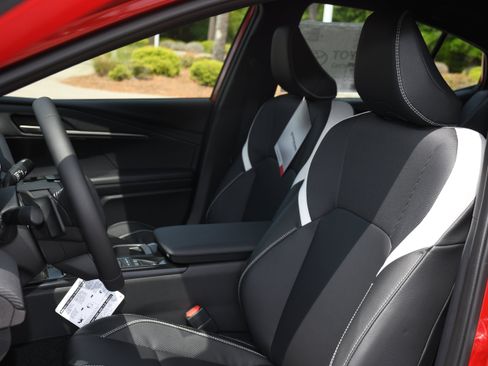 New 2026 Toyota Camry Hybrid FWD image 7