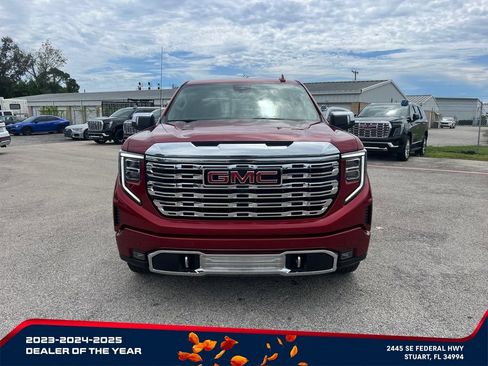 Used 2024 GMC Sierra 1500 Denali RWD image 2