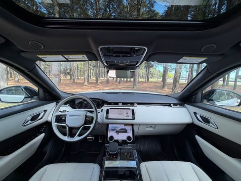 Used 2022 Land Rover Range Rover Velar R-Dynamic S image 2