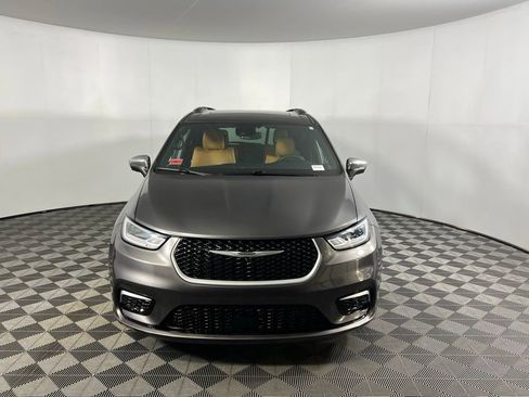 Used 2022 Chrysler Pacifica Pinnacle image 11