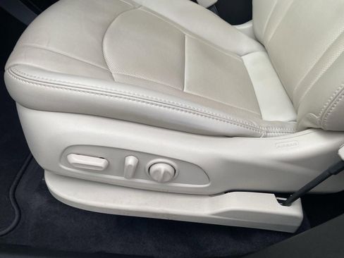 Certified 2023 Buick Enclave Essence AWD/4WD image 15
