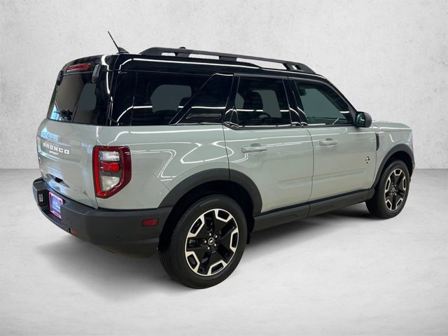 Used 2023 Ford Bronco Sport Outer Banks w/ Tech Package AWD/4WD image 5
