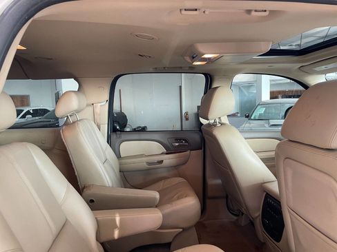 Used 2010 GMC Yukon XL SLT image 29