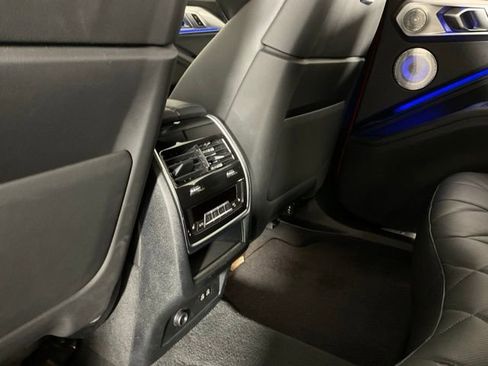 Certified 2023 BMW XM Base w/ M Driver's Package image 17