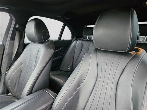 Used 2018 Mercedes-Benz E 300 image 9