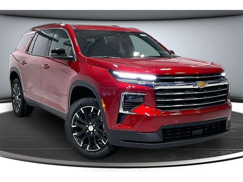 New 2026 Chevrolet Traverse LT w/ Sun and Wheel Package AWD/4WD image 2