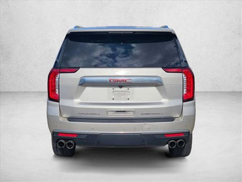 Used 2022 GMC Yukon XL Denali image 6