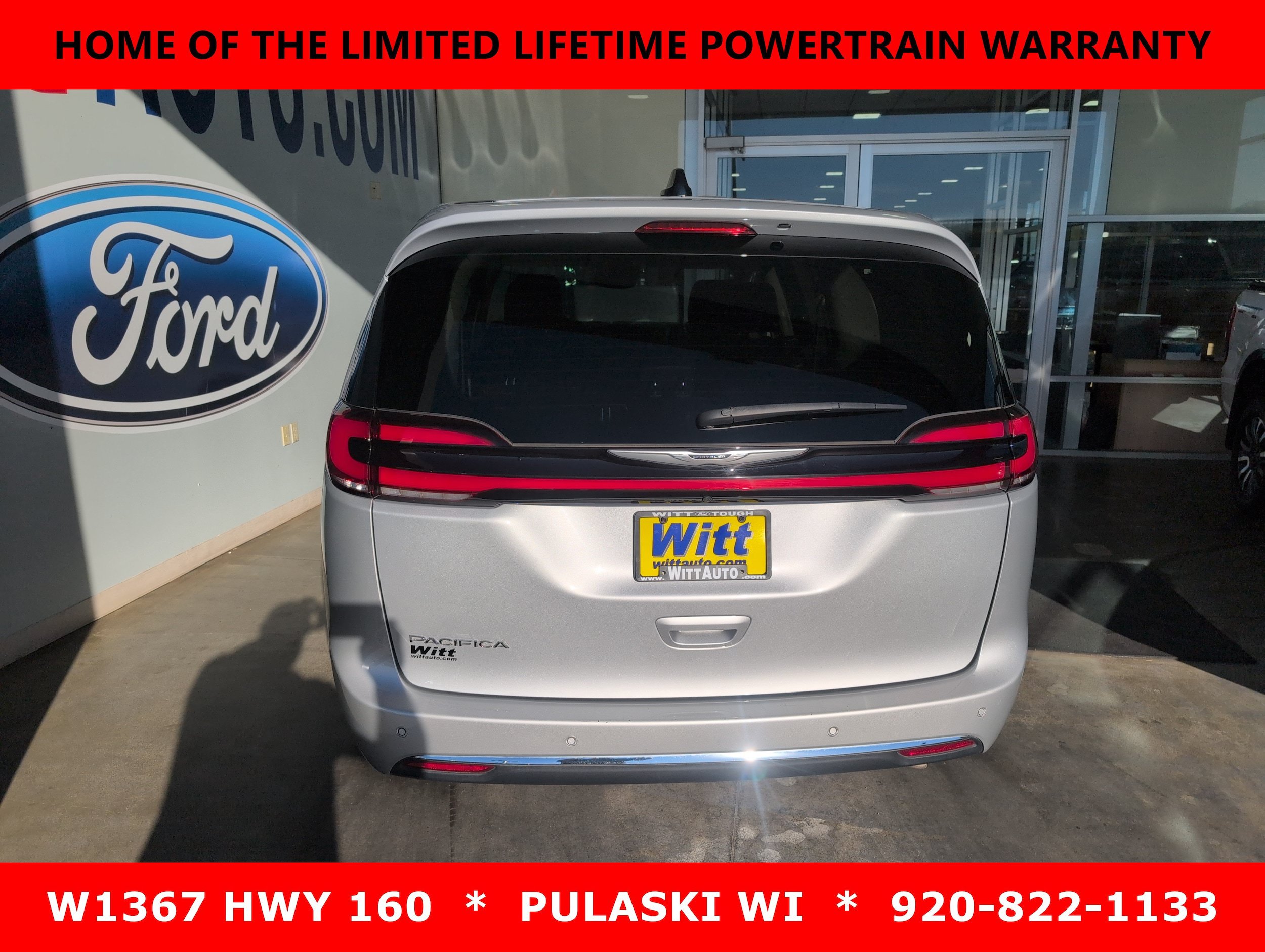 Used 2024 Chrysler Pacifica Touring-L FWD image 6