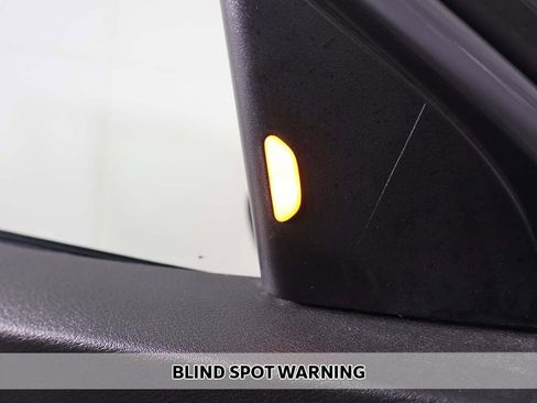 Used 2021 Nissan Kicks SR w/ Exterior Package image 5